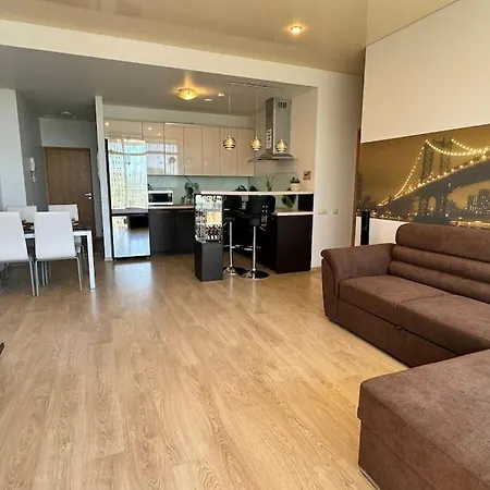 Apartment Metropolia Deluxe *